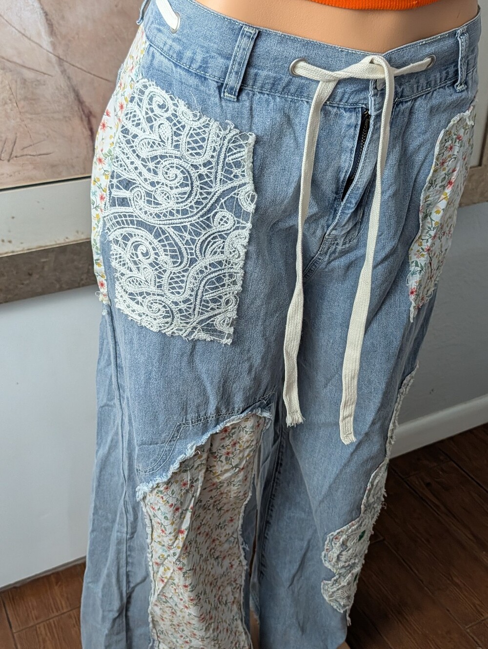 POL Drawstring Lace Floral Patchwork Wide Leg Flare Jeans Size M - Picture 9 of 10